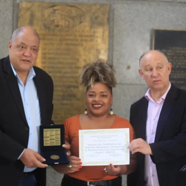 Assembleia Legislativa homenageia os 90 anos do Sindicato dos Metalúrgicos de Caxias do Sul