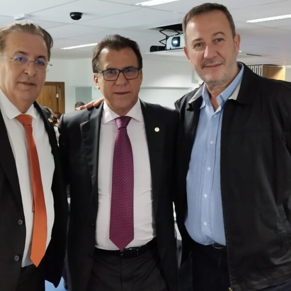 CNTC entrega documento ao ministro do Trabalho Luiz Marinho pelo fortalecimento da organização sindical e da negociação coletiva