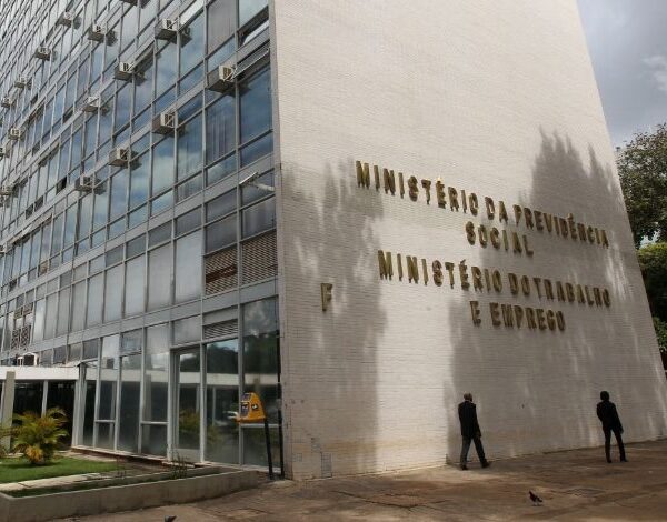 Movimento Sindical realiza plenária de reestruturação da Comissão Consultiva do Ministério do Trabalho