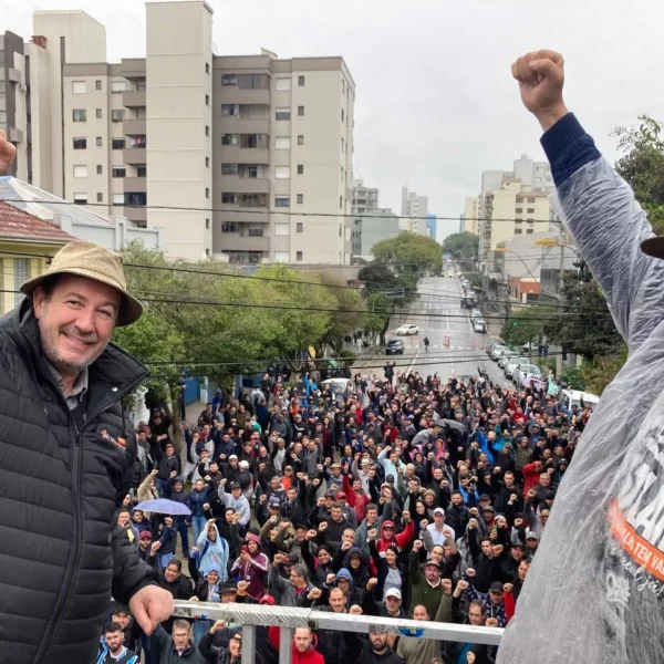 Metalúrgicos de Caxias rejeitam proposta patronal de 4,74% e aprovam estado de greve