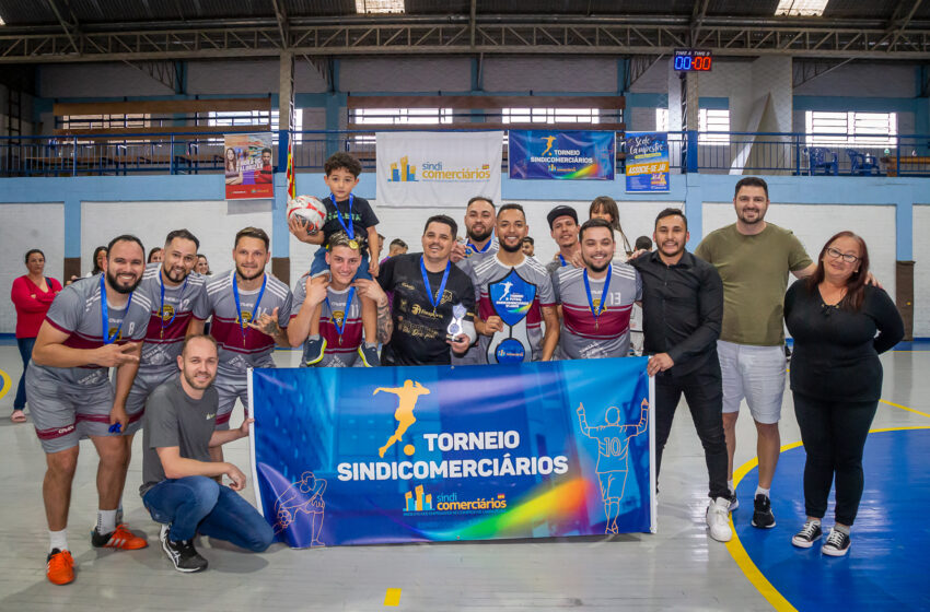  Equipe ANDREAZZA PIO X conquista Torneio de Futsal Sindicomerciários Caxias