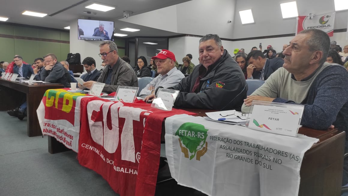 Comissão de Economia da ALRS discute piso regional com entidades empresariais e de trabalhadores