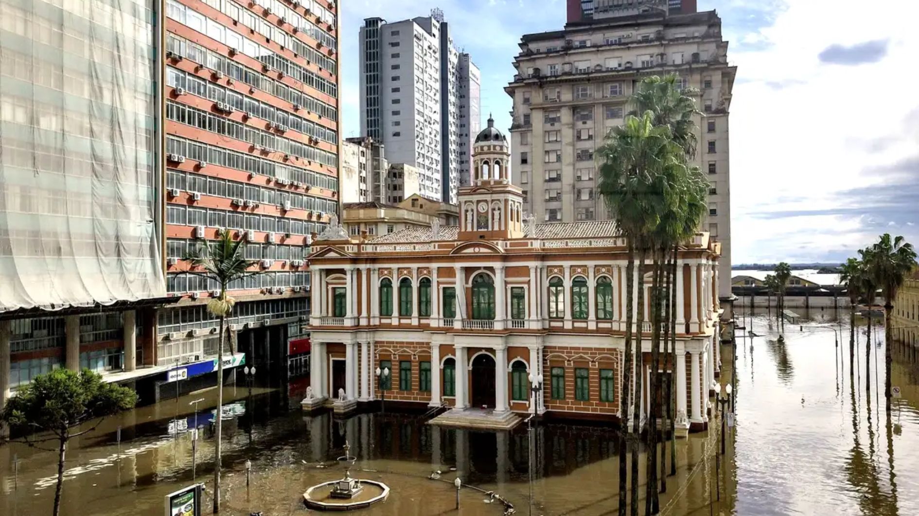 Enchente expõe sucateamento do serviço de água e esgoto em Porto Alegre