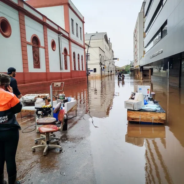 Auxílio Reconstrução: veja como acessar benefício para atingidos por enchentes no RS