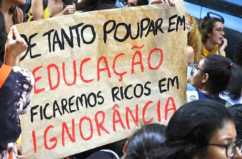  A Uberização dos Profissionais de Educação: Uma Crítica Necessária – Por João Ives Doti Junior