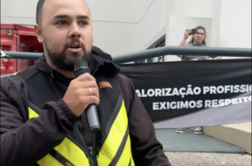  Trabalhadores do iFood em Porto Alegre realizam protesto com apoio da CTB e do SINDIMOTO