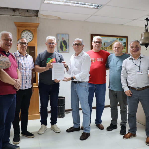 Centrais Sindicais entregam documento em defesa do TRENSURB público e estatal