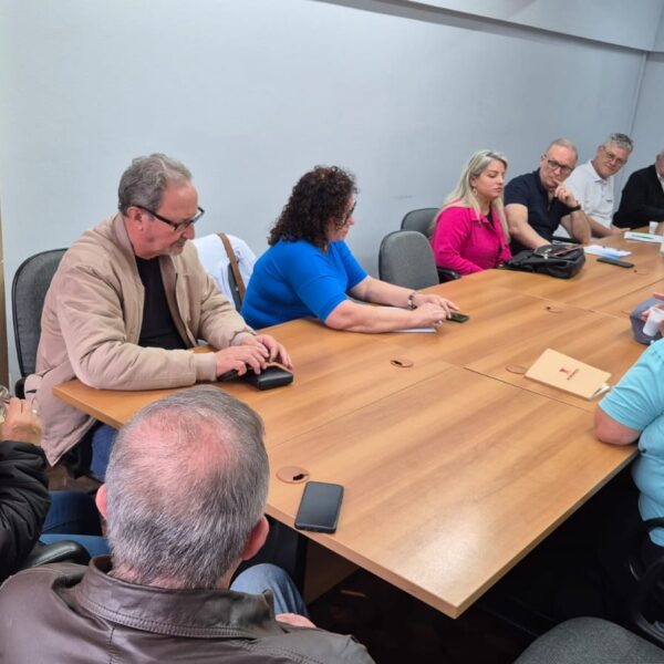 Centrais Sindicais realizam encontro na CTB-RS e convocam ato em defesa do Salário Mínimo Regional