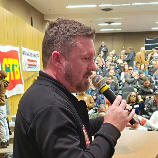 CTB RS participa de ato por jornada justa e entrega documento ao Congresso Nacional