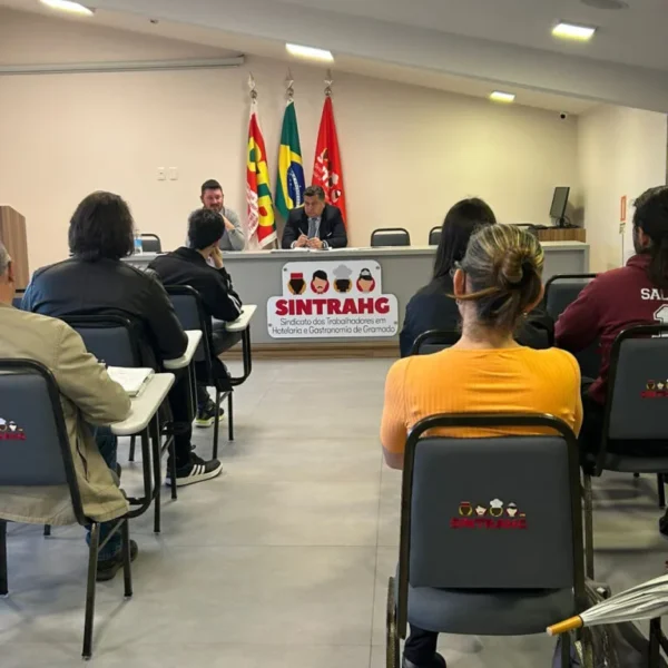 Trabalhadores e trabalhadoras da hotelaria e gastronomia de Gramado aprovam pauta da Campanha Salarial 2025
