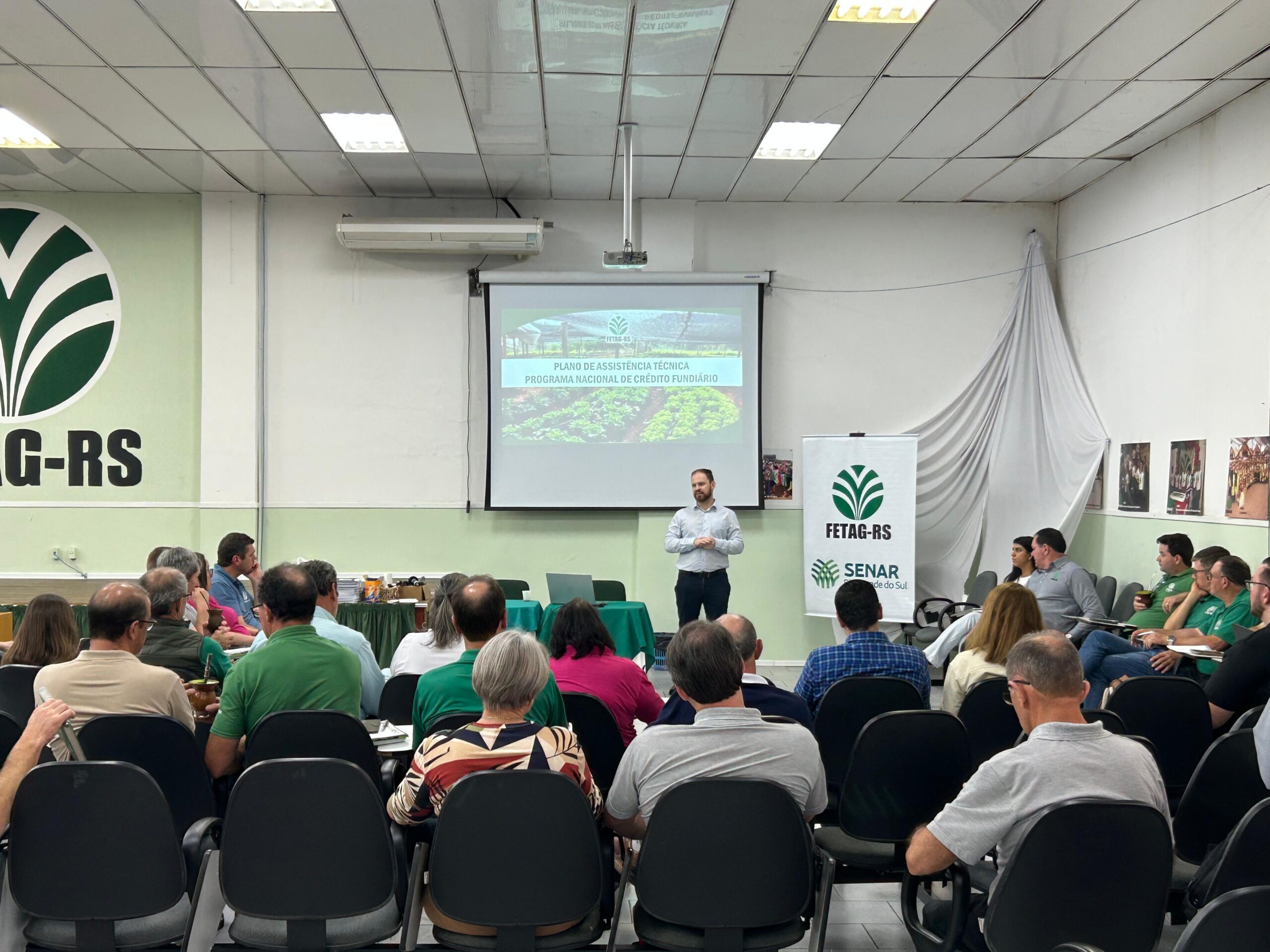 FETAG-RS reúne Comissão Estadual do Leite para definir ações diante da nova crise no setor
