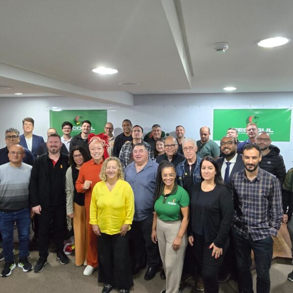 CTB RS reúne-se com centrais, sindicatos e a deputada Daiana Santos para fortalecer mobilização pelo fim da escala 6×1