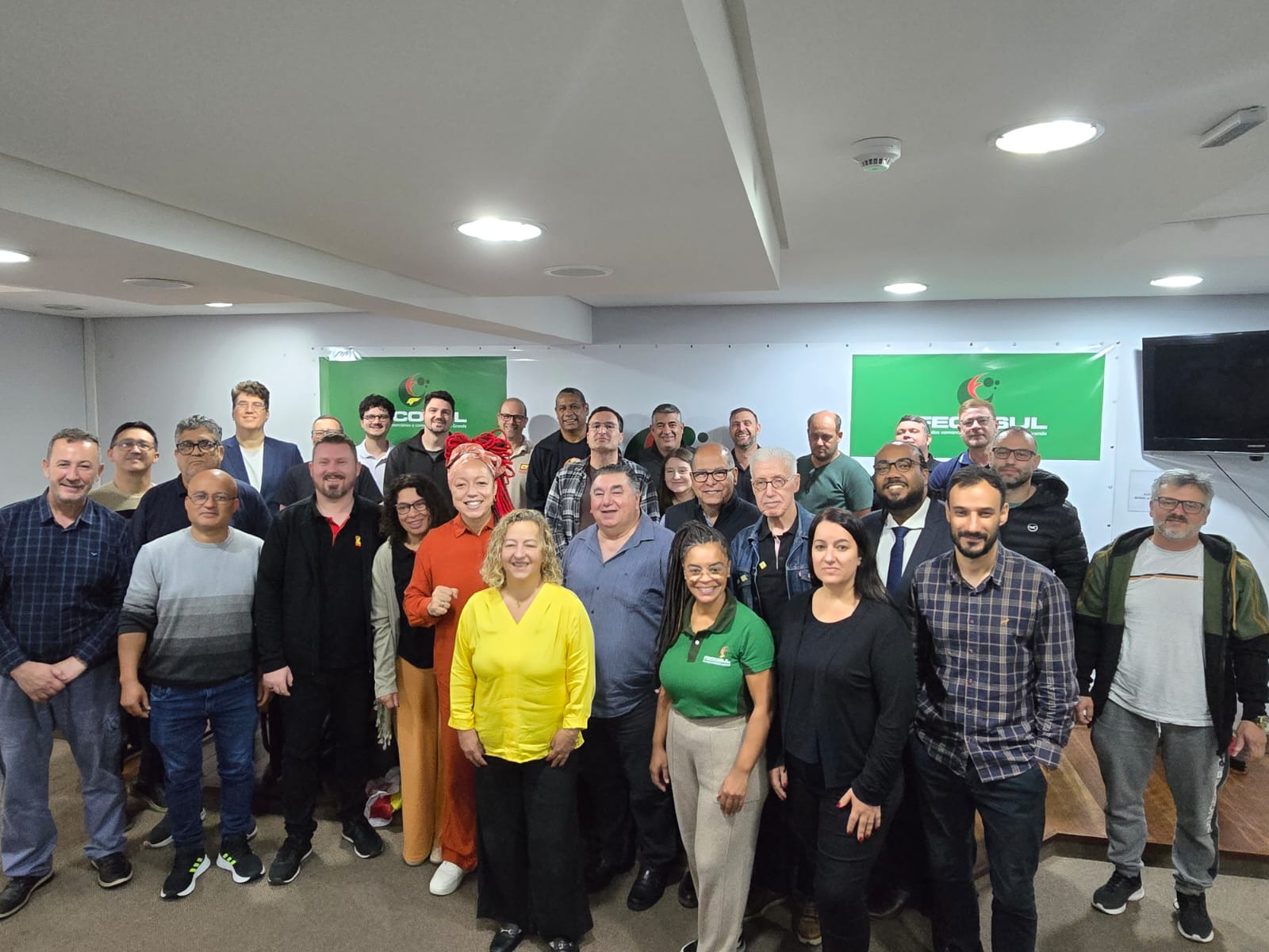 CTB RS reúne-se com centrais, sindicatos e a deputada Daiana Santos para fortalecer mobilização pelo fim da escala 6×1