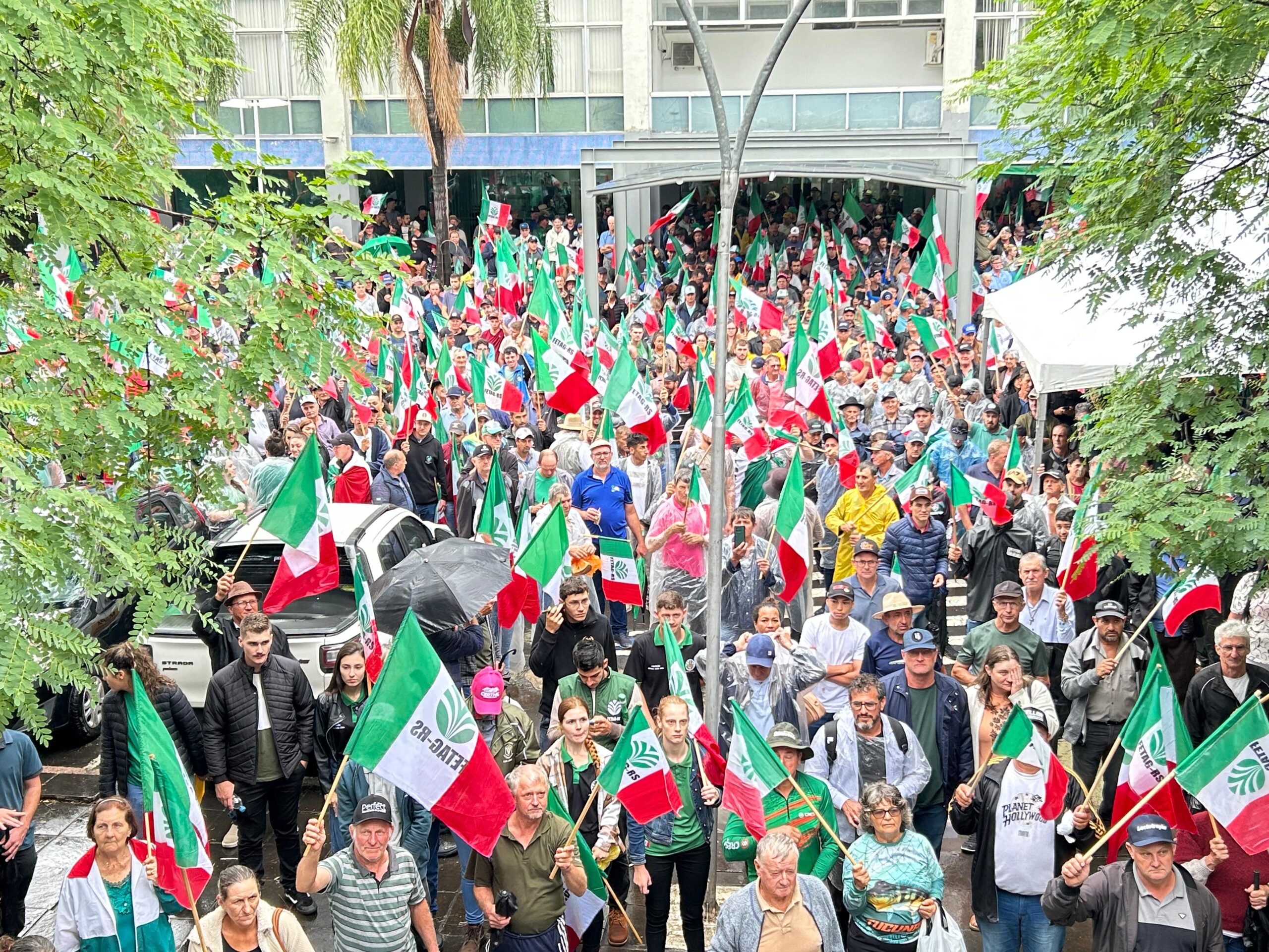 FETAG-RS mobiliza agricultores e pecuaristas familiares em Porto Alegre e cobra ações urgentes