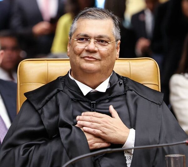 STF: Dino veta novos “penduricalhos” e dados revelam que apenas 0,23% dos servidores ganham acima do teto