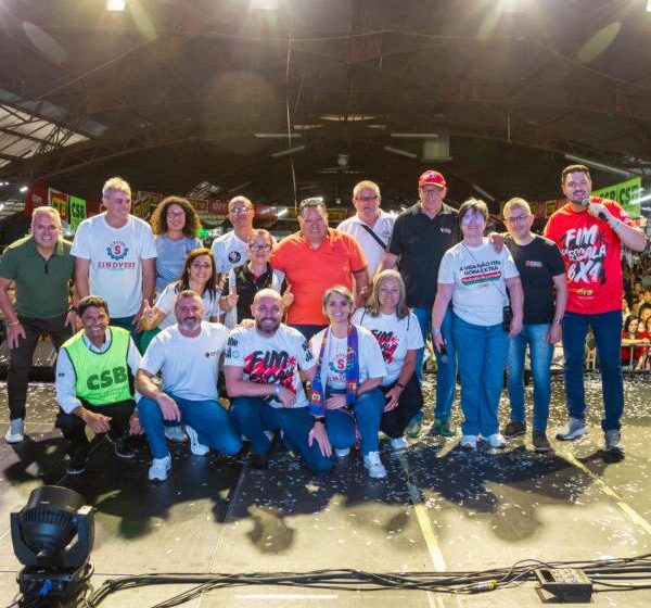 Sindicomerciários Caxias e Movimento sindical levam milhares de Trabalhadores e de Trabalhadoras para Ato-show nos Pavilhões da Festa da Uva