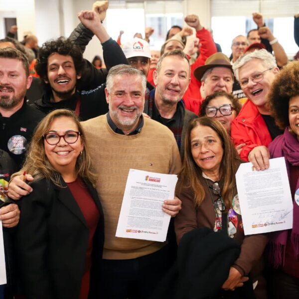 Paulo Pimenta assume compromisso com a classe trabalhadora em encontro do Fórum das Centrais