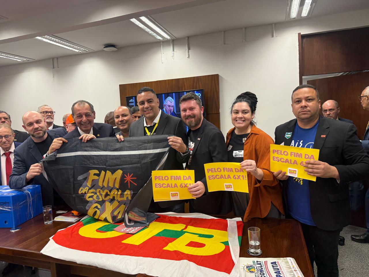 CTB-RS participa de mobilização em Brasília que garante avanço histórico pelo fim da escala 6×1
