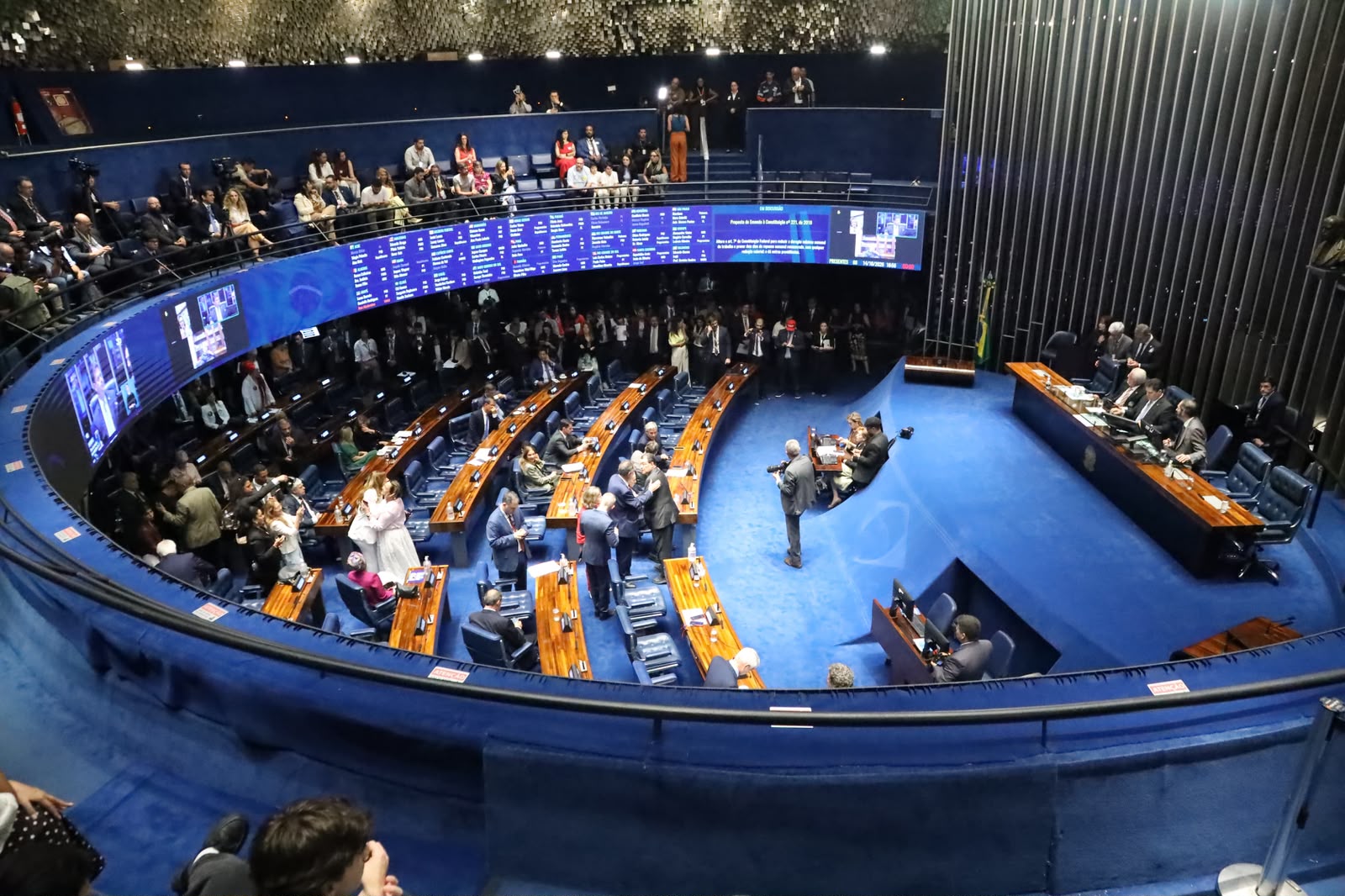 Fim da escala 6×1: presidente da CTB-RS acompanha votação histórica em Brasília